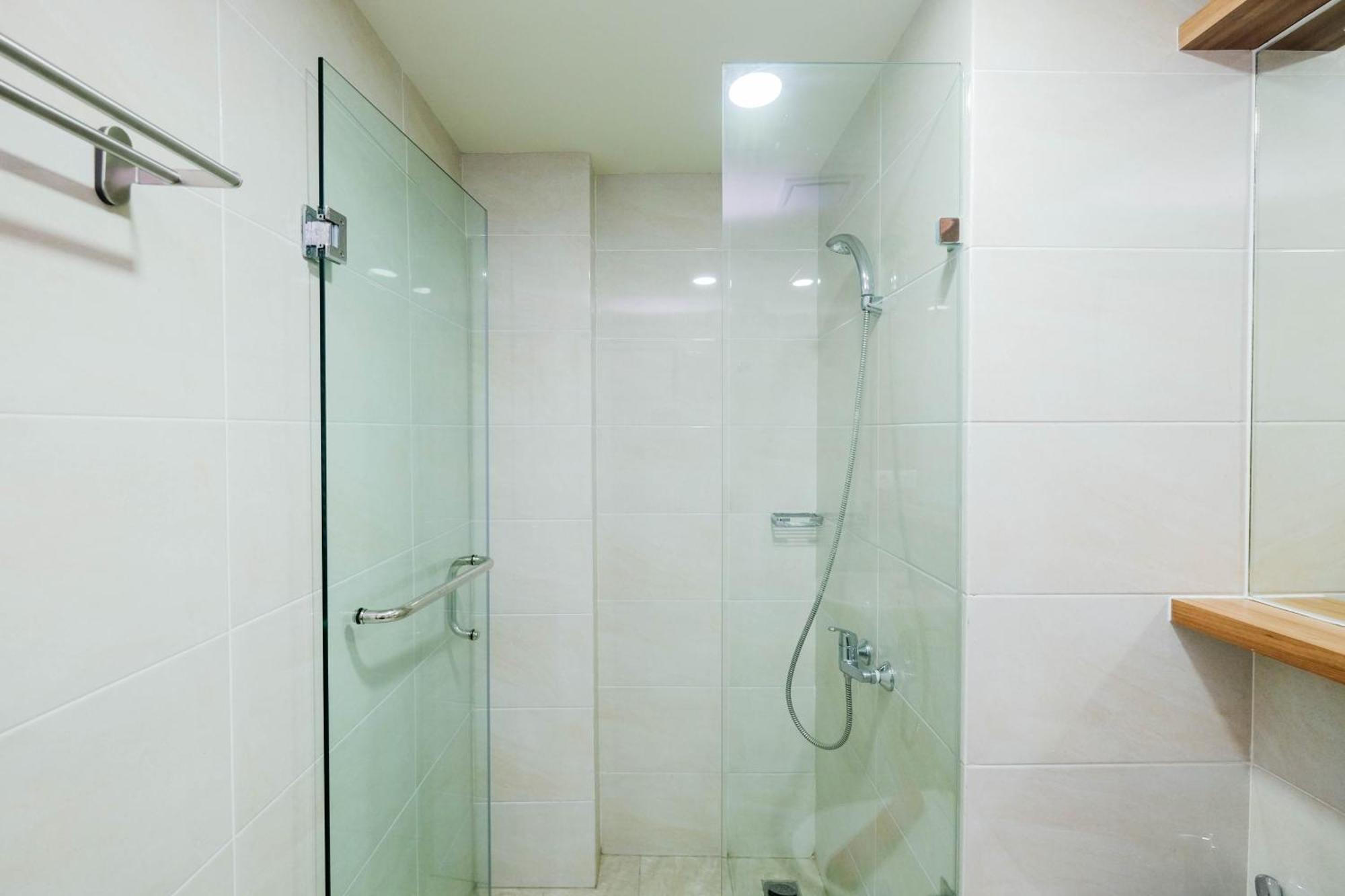 Scenic 1br At Mustika Golf By Travelio Apartemen Bekasi