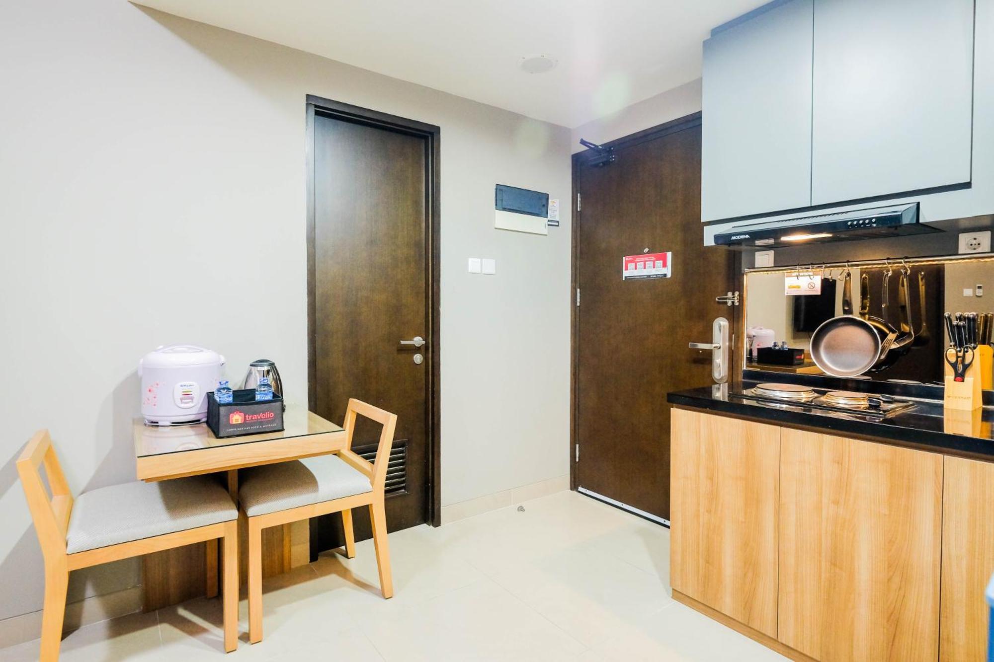 Scenic 1br At Mustika Golf By Travelio Apartemen Bekasi